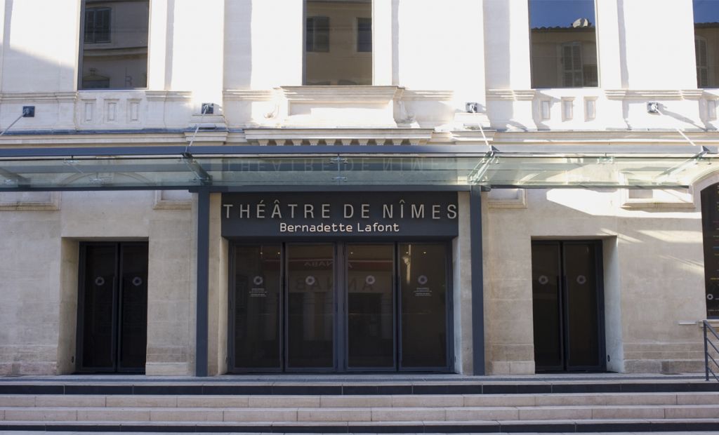 NÎMES, Théâtre